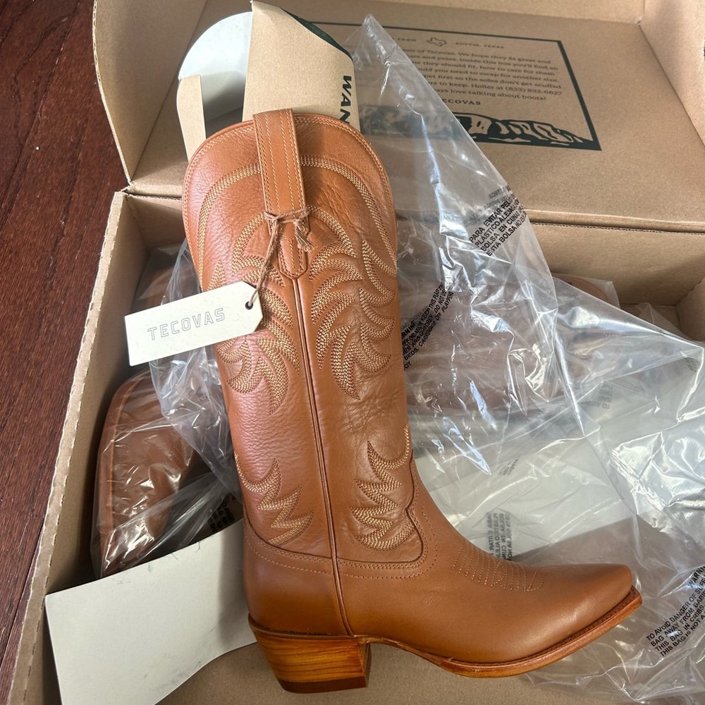 NWT Tecovas 8.5 Women’s “The Annie” Tall Cowgirl Boots- Caramel